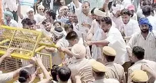 Hanumangarh: पुलिस ने एनएसयूआई कार्यकर्ताओं पर किया लाठियों से वार