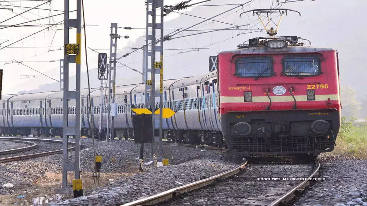 Indian Railways: यात्रियों को बेहतरीन खानपान सेवा देने के लिए विशेष व्यवस्था