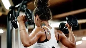 Lifestyle: पीठ और कमजोर मांसपेशियों से हैं परेशान, तो करें स्टेप-अप एक्सरसाइज