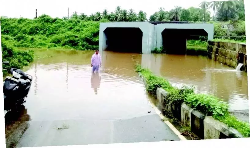 Seraulim metro में पानी भरा होने से वाहन चालकों को परेशानी
