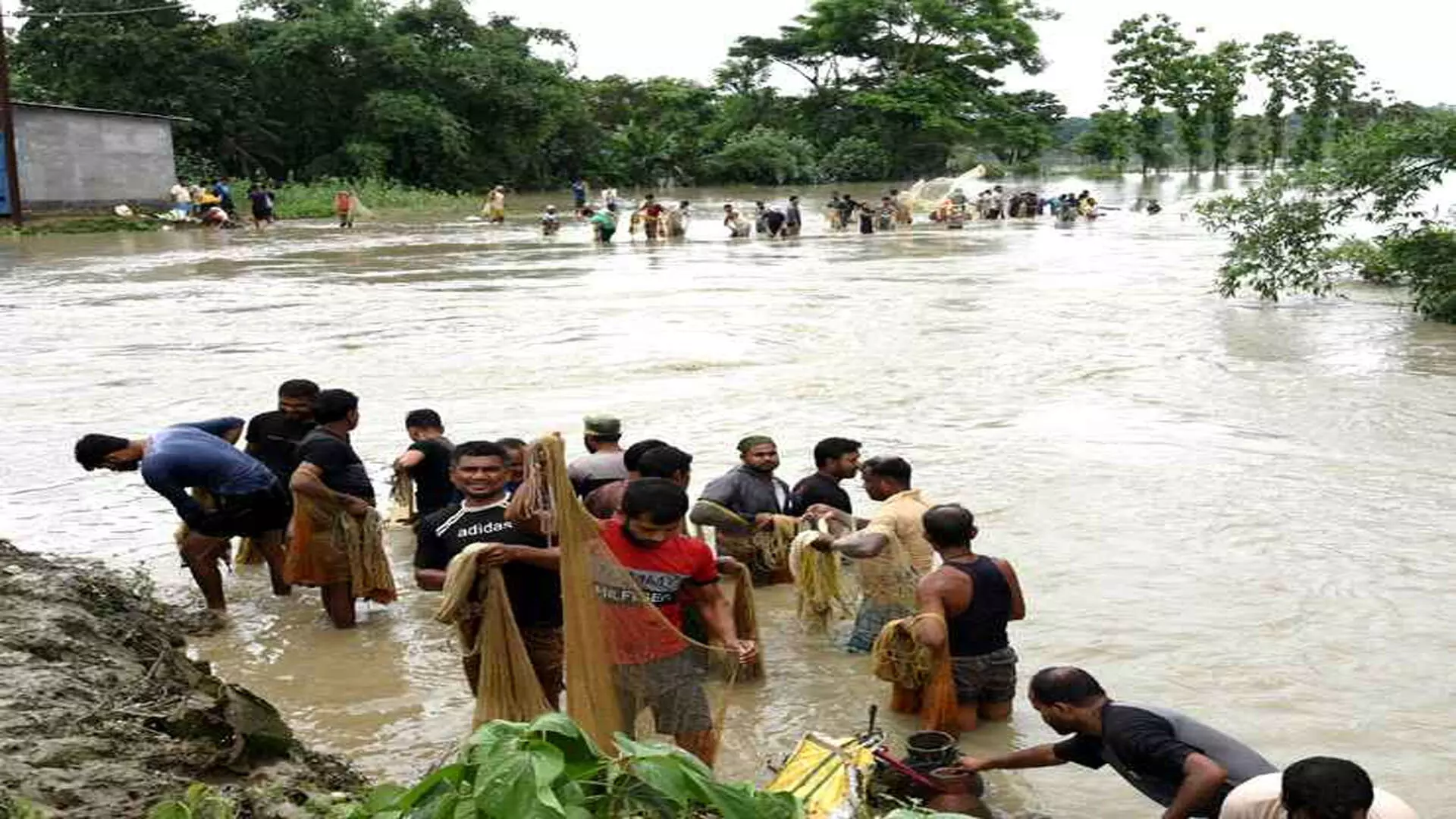Assam: बाढ़ में 7 लोगों ने जान गंवाई