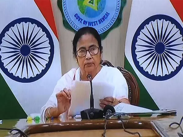 Mamata Banerjee ने महंगाई को लेकर केंद्र पर निशाना साधा, कहा कुछ तो हुआ होगा