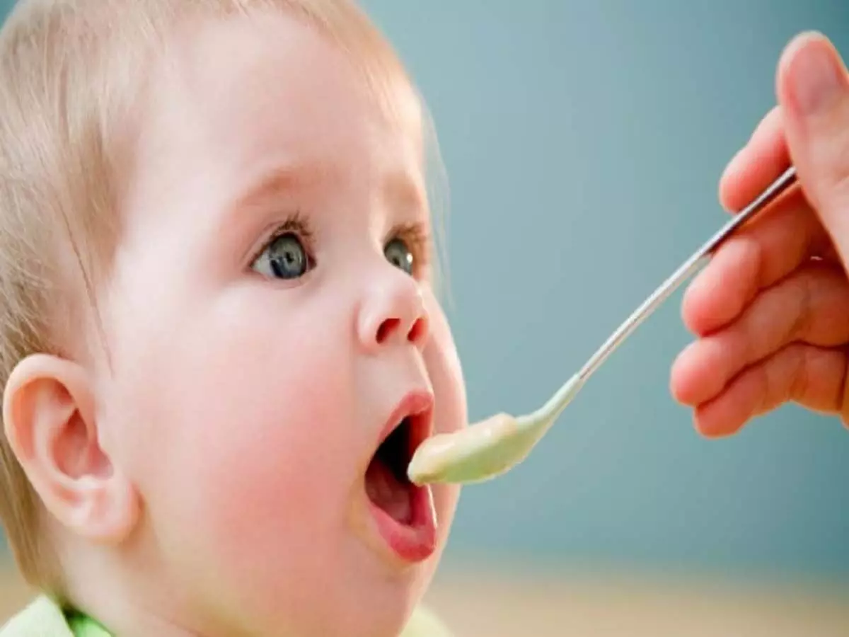 Parenting: जाने बच्चे को चीनी खिलाना सही है या नहीं