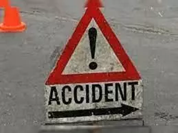 Accident: दो बसों के बीच भीषण टक्कर से 5 लोगों की मौत