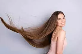 Soft Hair: सॉफ्ट बालों के लिए घर पर बनाएं केमिकल फ्री कंडीशनर