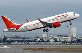 Air India Layoff: एयर इंडिया और विस्तारा के 700 कर्मचारियों पर लटक रही हैं छंटनी की तलवार