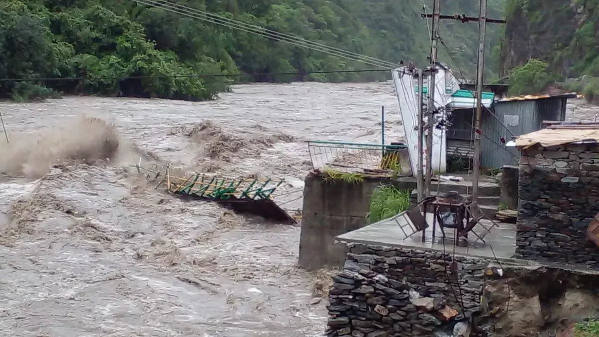 Haridwar: बाढ़ के कारण सोलानी नदी का पुल क्षतिग्रस्त हुआ