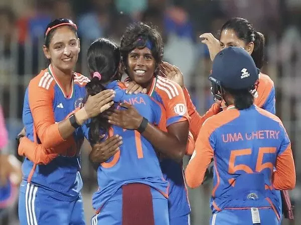 Indian महिलाओं ने शानदार प्रदर्शन करते हुए दक्षिण अफ्रीका को 10 विकेट से हराकर सीरीज बराबर की