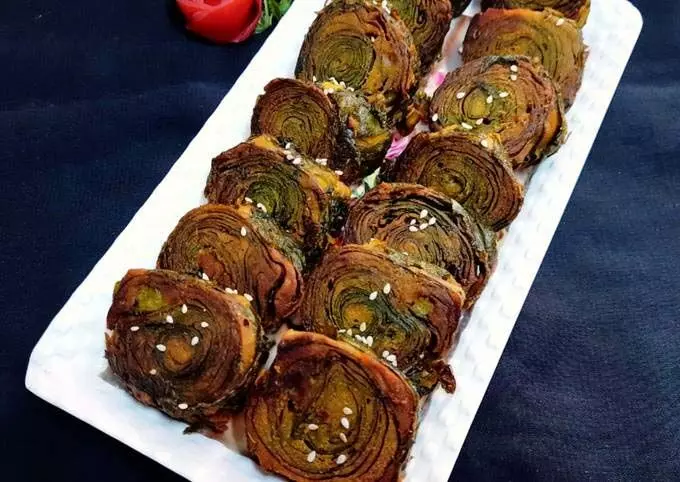 Recipe: घर में बनाये स्वादिष्ट अरबी पत्ते के पकौड़े, जाने आसान रेसिपी