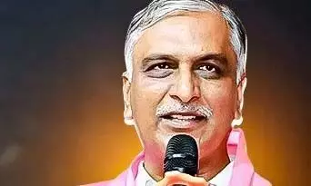 Harish Rao ने ग्रुप परीक्षा स्थगित करने की मांग पर रेवंत की टिप्पणियों की आलोचना की