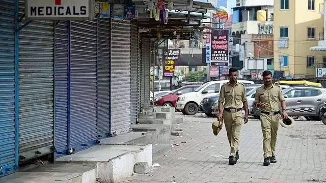 Karnataka: चड्डी-बनियान गिरोह के हमले में दो पुलिसकर्मी घायल
