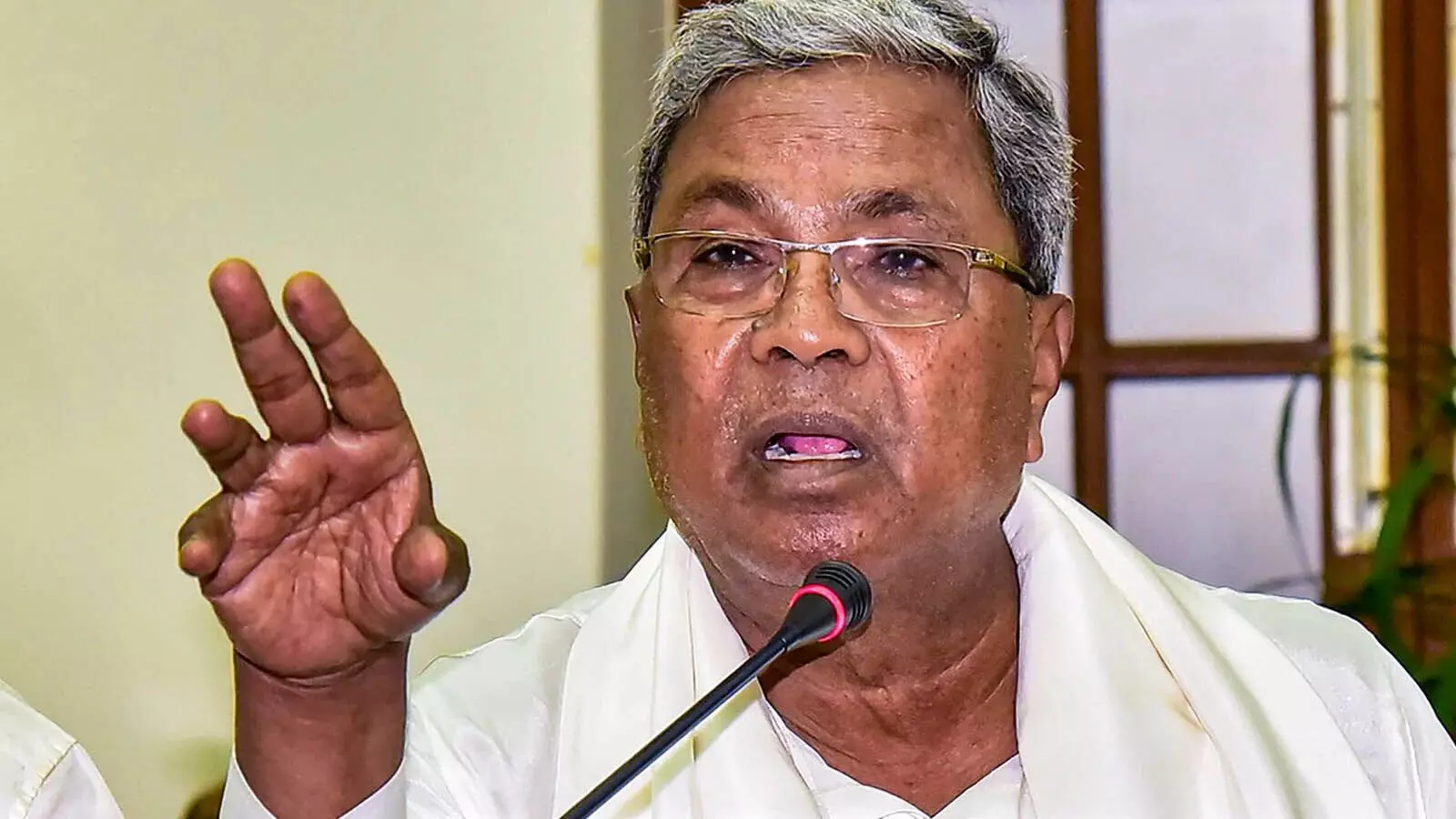 Karnataka Chief Minister: अनियमितताओं की प्रवर्तन निदेशालय (ईडी) की जांच में हस्तक्षेप नहीं करेगी
