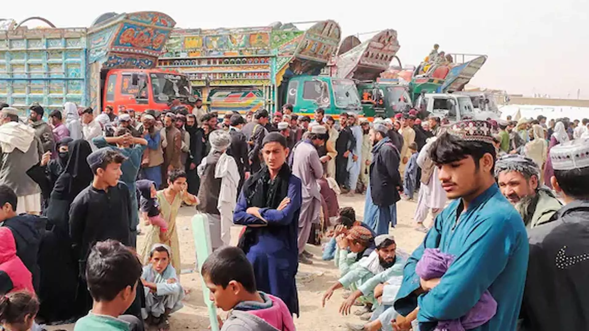 Pakistan ने 1.45 मिलियन अफगान शरणार्थियों के रहने के अधिकार को एक वर्ष के लिए बढ़ाया