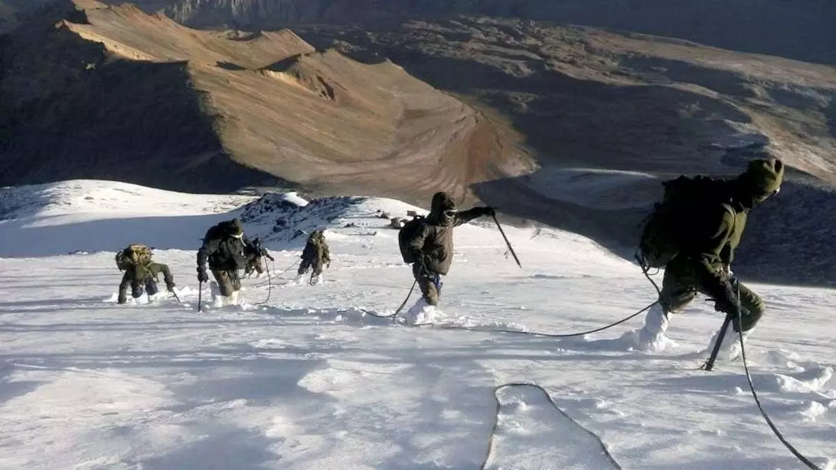 Avalanche की लपेटे में आए तीन सैनिकों का महीनो बाद मिला शव