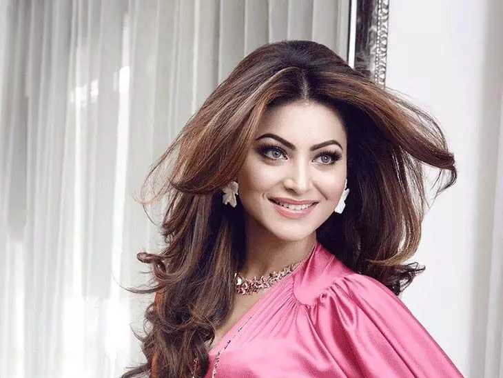 Urvashi Rautela: शूटिंग के दौरान Urvashi Rautela गंभीर रूप से  घायल