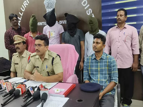 Andhra police ने दो मामलों में 40 लाख रुपये का गांजा जब्त किया