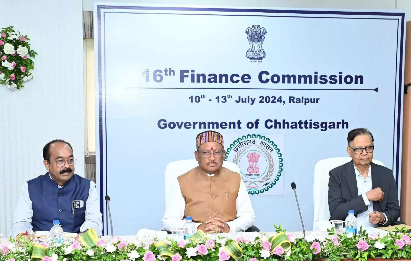 केंद्रीय वित्त आयोग की बैठक, मुख्य सचिव अमिताभ जैन राज्य के संबंध में दे रहे प्रजेंटेशन