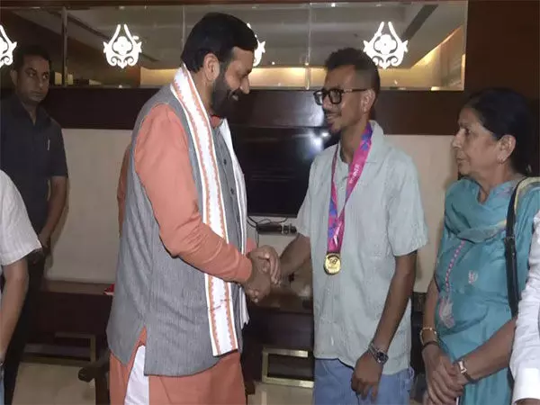 CM Naib Singh Saini ने भारत के टी20 विश्व कप विजेता खिलाड़ी युजवेंद्र चहल को सम्मानित किया