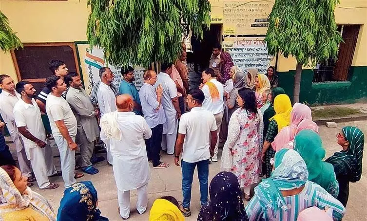 Himachal: 65% पर हॉट सीट देहरा को मतदाताओं की ठंडी प्रतिक्रिया मिली, नालागढ़ में 79% मतदान