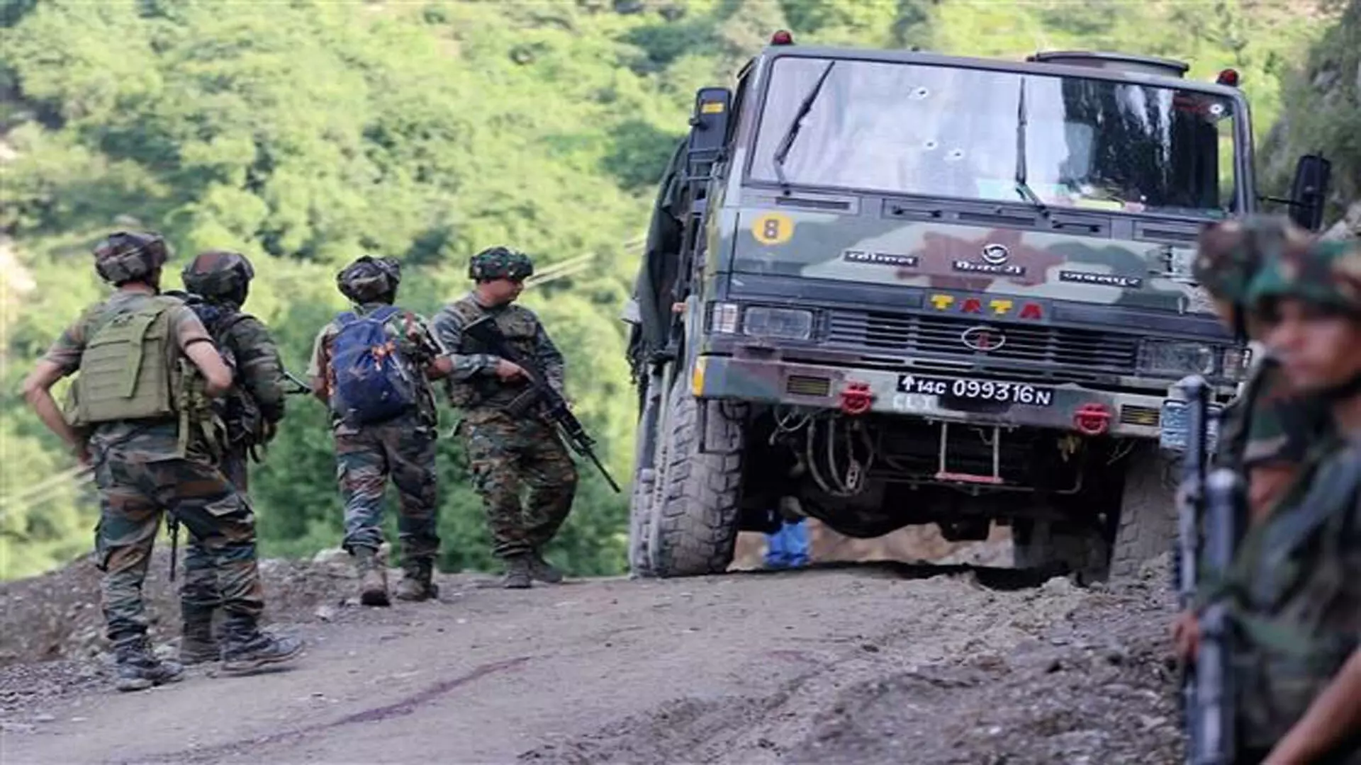 Kathua attack: सुरक्षा बलों ने तलाशी अभियान तेज किया