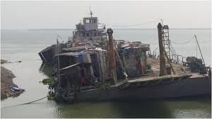 vSahibganj व मनिहारी घाट के बीच गंगा में जहाज सेवा बंद