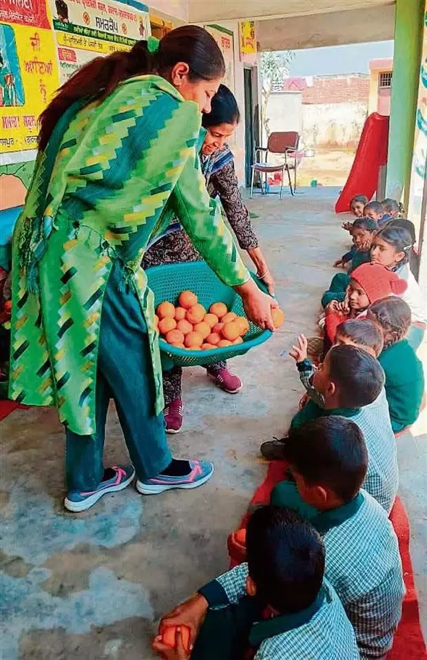 Ludhiana: 5 रुपये प्रति छात्र के हिसाब से मौसमी फल बजट से बाहर