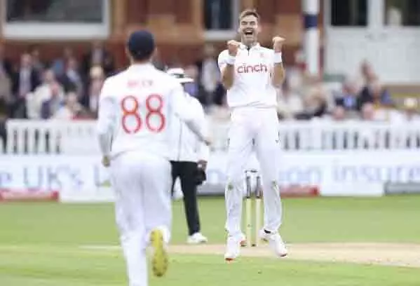 West Indies ने इंग्लैंड के खिलाफ दो दिवसीय टेस्ट में हार टाली