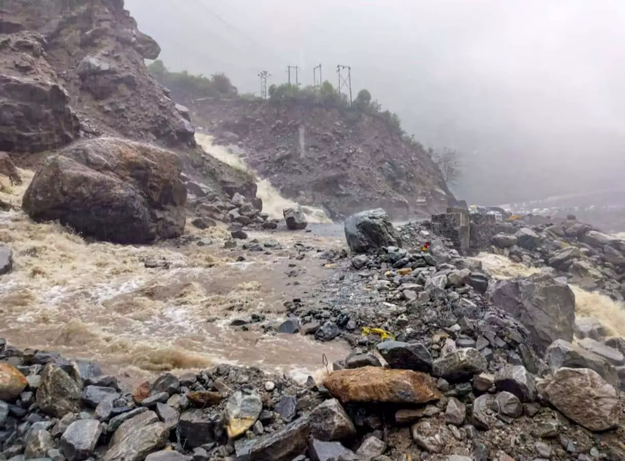 Uttarakhand Weather: उत्तराखंड में भारी बारिश का अलर्ट जारी