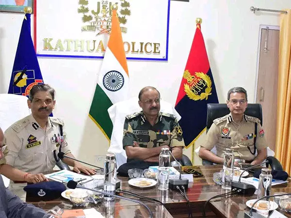 BSF-JK, पंजाब के पुलिस अधिकारियों ने कठुआ में उच्च स्तरीय समन्वय सम्मेलन आयोजित किया