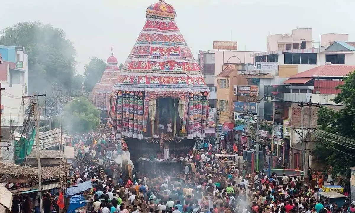 Tamil Nadu News: तमिलनाडु में नटराज मंदिर की रथयात्रा में हजारों लोगों ने हिस्सा लिया