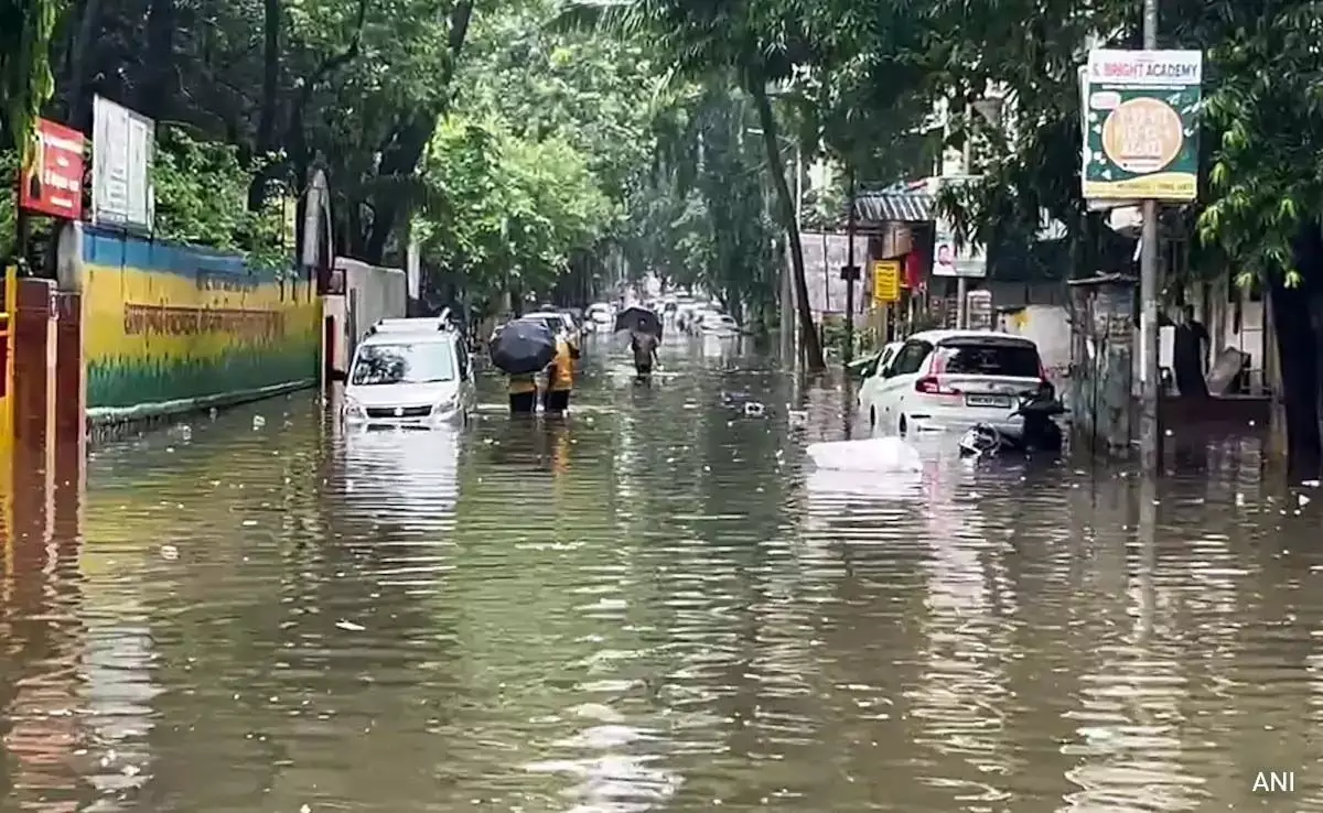 Maharashtra:भारी बारिश जारी रहने के कारण इंडिगो ने यात्रियों को चेतावनी दी