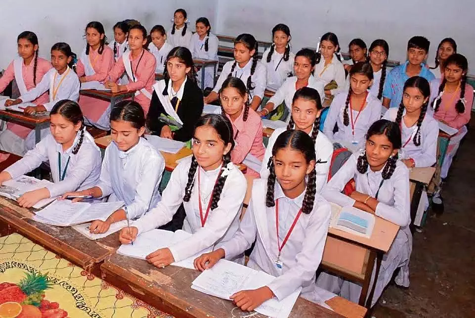 Himachal : हिमाचल प्रदेश में 20 प्रतिशत सरकारी स्कूल बिना शिक्षक के हैं या केवल एक शिक्षक