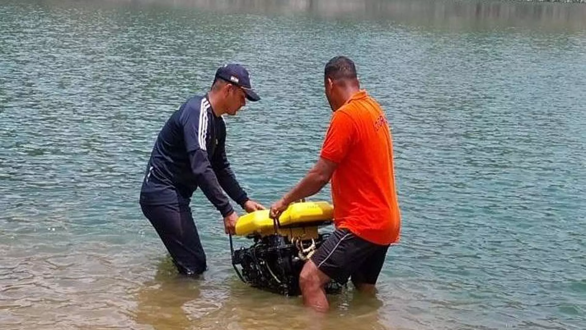 Bhubaneswar News: तपंग झील में युवाओं का पता लगाने के लिए रोबोट को लगाया गया
