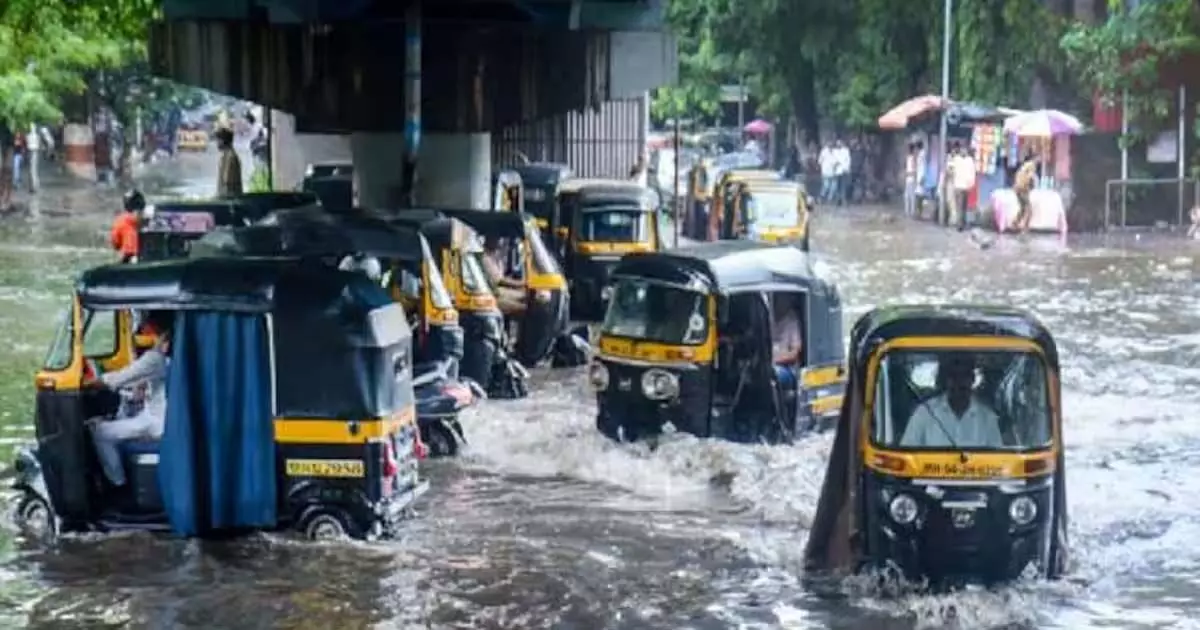 Maharashtra:  भारी बारिश से बढ़ी ट्रैफिक की समस्या