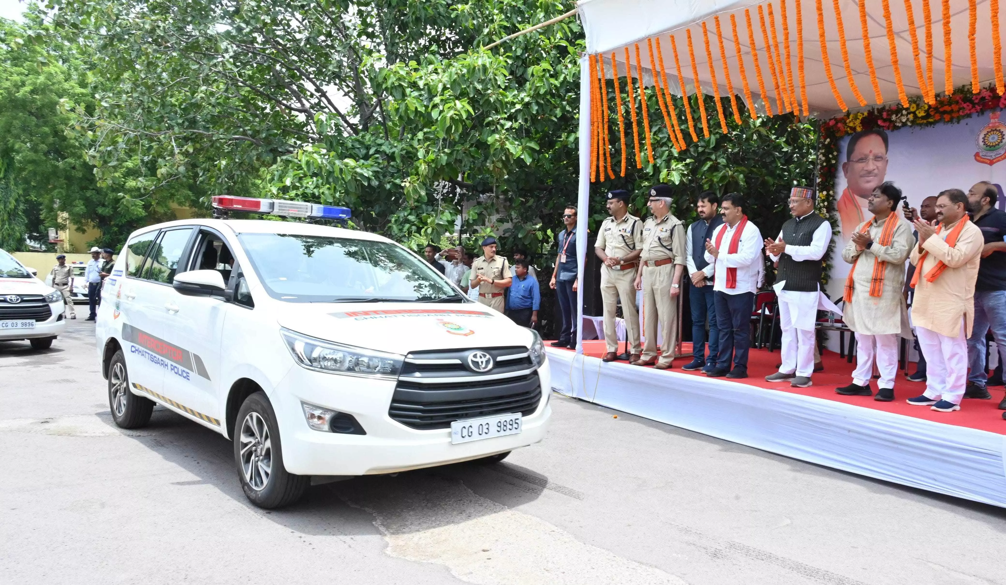 Chhattisgarh में सड़क दुर्घटनाओं के प्रभावी नियंत्रण में मददगार होंगे इंटरसेप्टर वाहन