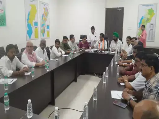 Raipur : दीपक बैज ने ली कांग्रेस पदाधिकारियों की बैठक