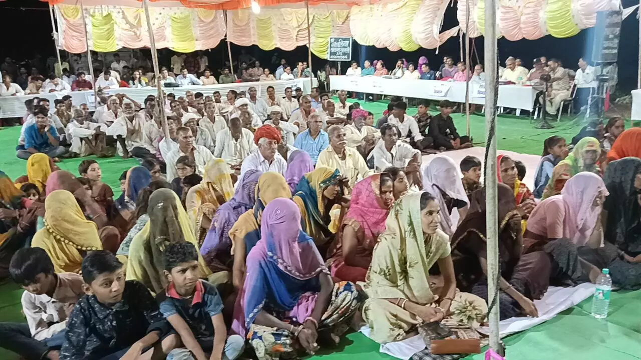 Chittorgarh : जिला कलेक्टर की पायरी में आयोजित रात्रि चौपाल ग्रामीणों के लिए राहत