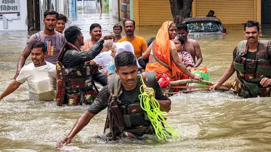 Lucknow बाढ़, 900 से अधिक गांवों के 18 लाख लोग प्रभावित