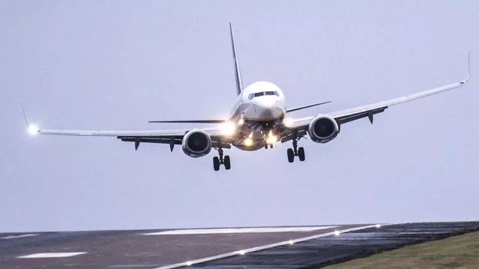 Nepal: 59 यात्रियों को ला रहा विमान ‘रनवे’ पर फिसला