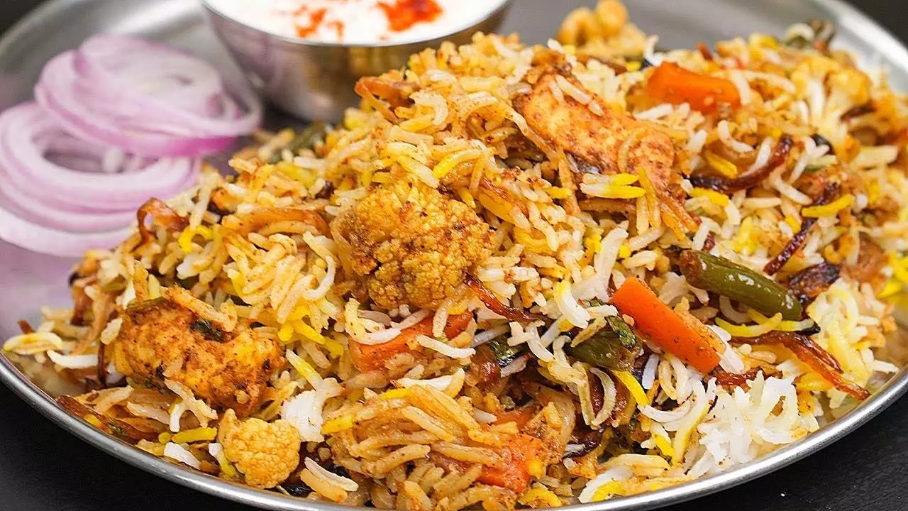 Biryani Recipe: घर पर मिनटों में बनाएं स्वादिष्ट बिरयानी, जाने रेसिपी