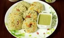 Rava Idli Recipe: सुबह के नाश्ते में बनाये ये आसान सी  इडली