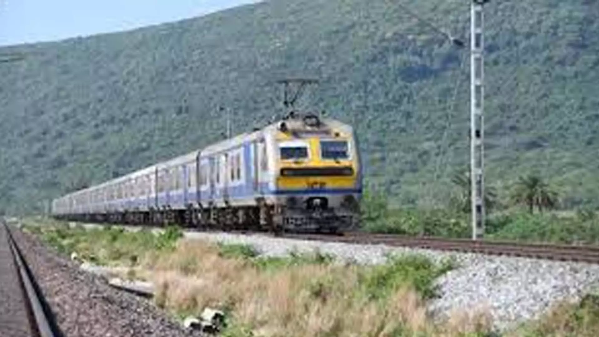 Chennai News: दक्षिण रेलवे ने 15 जुलाई तक ईएमयू ट्रेन सेवाएं रद्द करने की घोषणा की