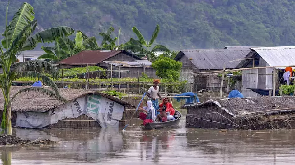 ASSAM : पिछले 24 घंटों में सात लोगों की मौत, स्थिति गंभीर बनी हुई