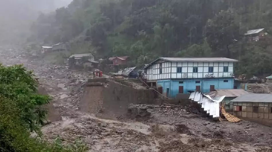 Arunachal के मुख्यमंत्री पेमा खांडू ने राज्य में बाढ़ और भूस्खलन से हुए नुकसान