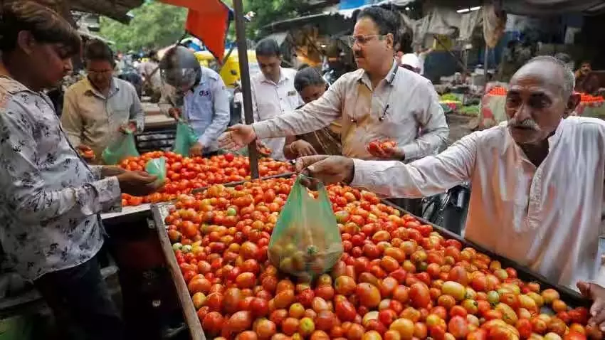 Delhi में सब्जियों की आपूर्ति कम, महंगे दामों से बिगड़ा रसोई का स्वाद