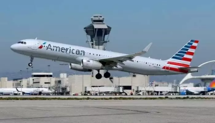 American Airlines की फ्लाइट में यात्री का लैपटॉप फटा