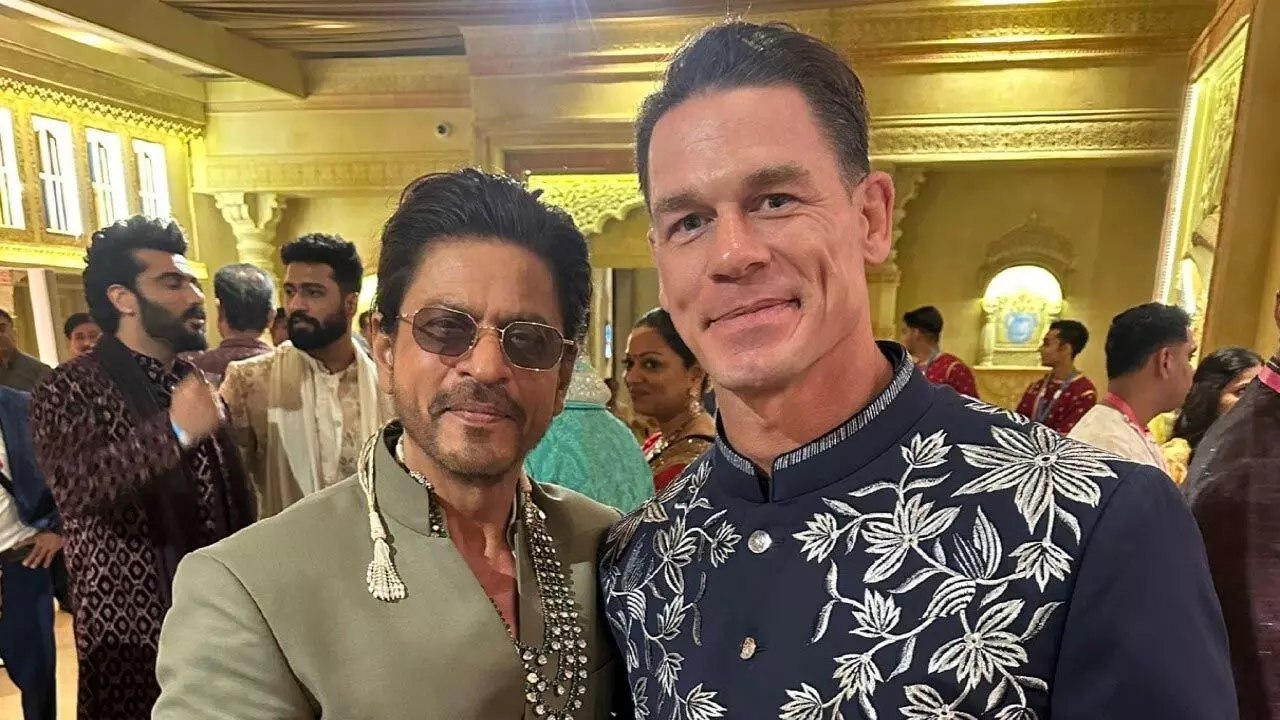 John Cena के साथ दिखे शाहरुख खान