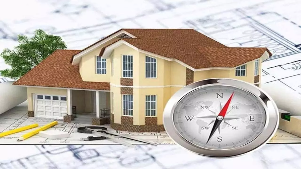 Vastu Tips: जाने वास्तु नियमों के अनुसार किस दिशा में घर का करे निर्माण
