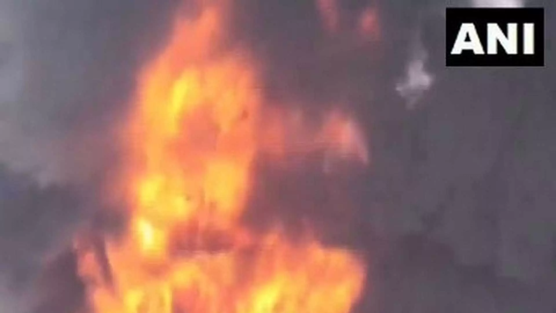 Haryana के खुंडेवाला गांव में एक केमिकल फैक्ट्री में लगी आग