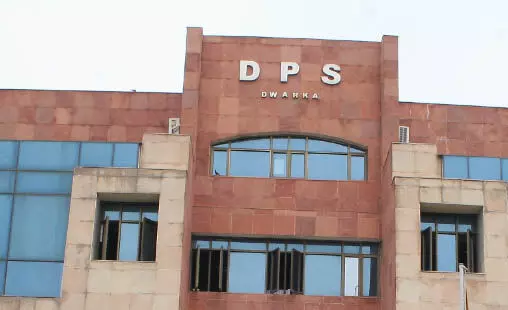 बकाया Fees, अभिभावकों ने डीपीएस द्वारका पर लगाया छात्रों को परेशान करने का आरोप